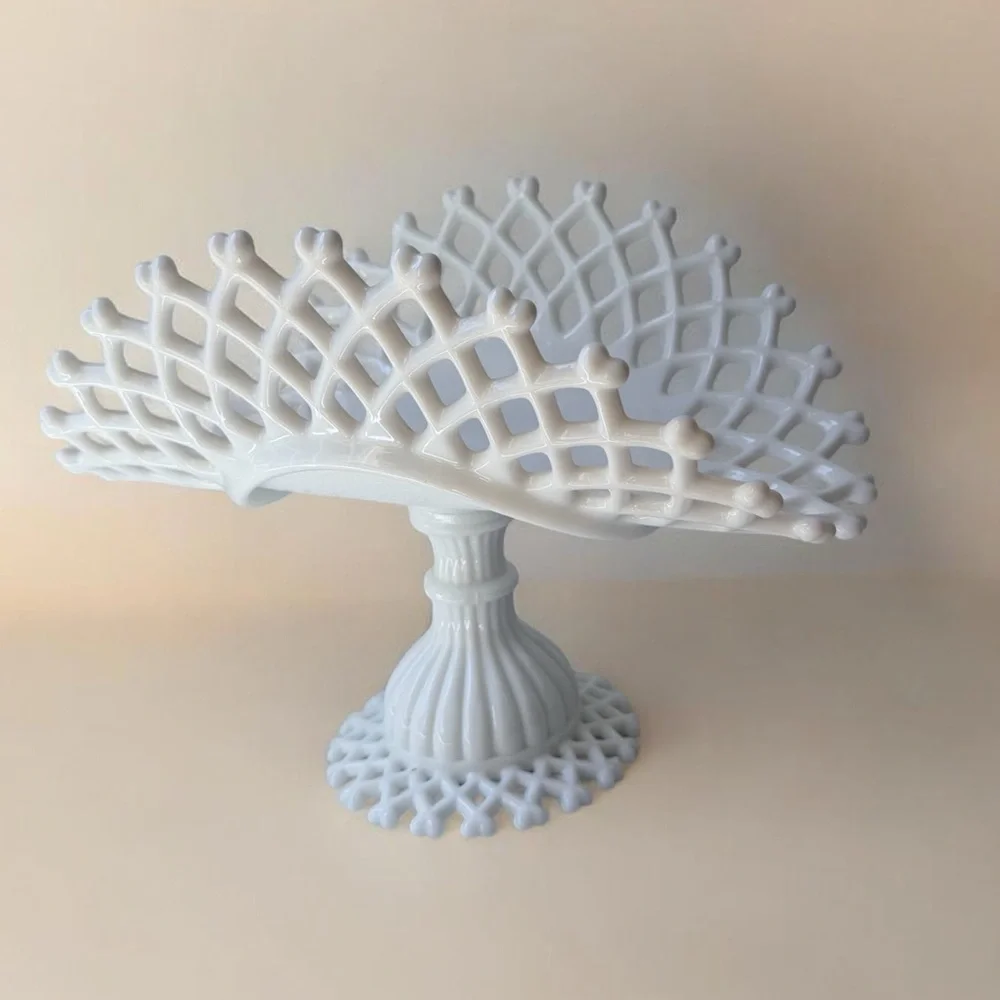 vintage Westmoreland white milk glass banana stand  lattice edge pattern